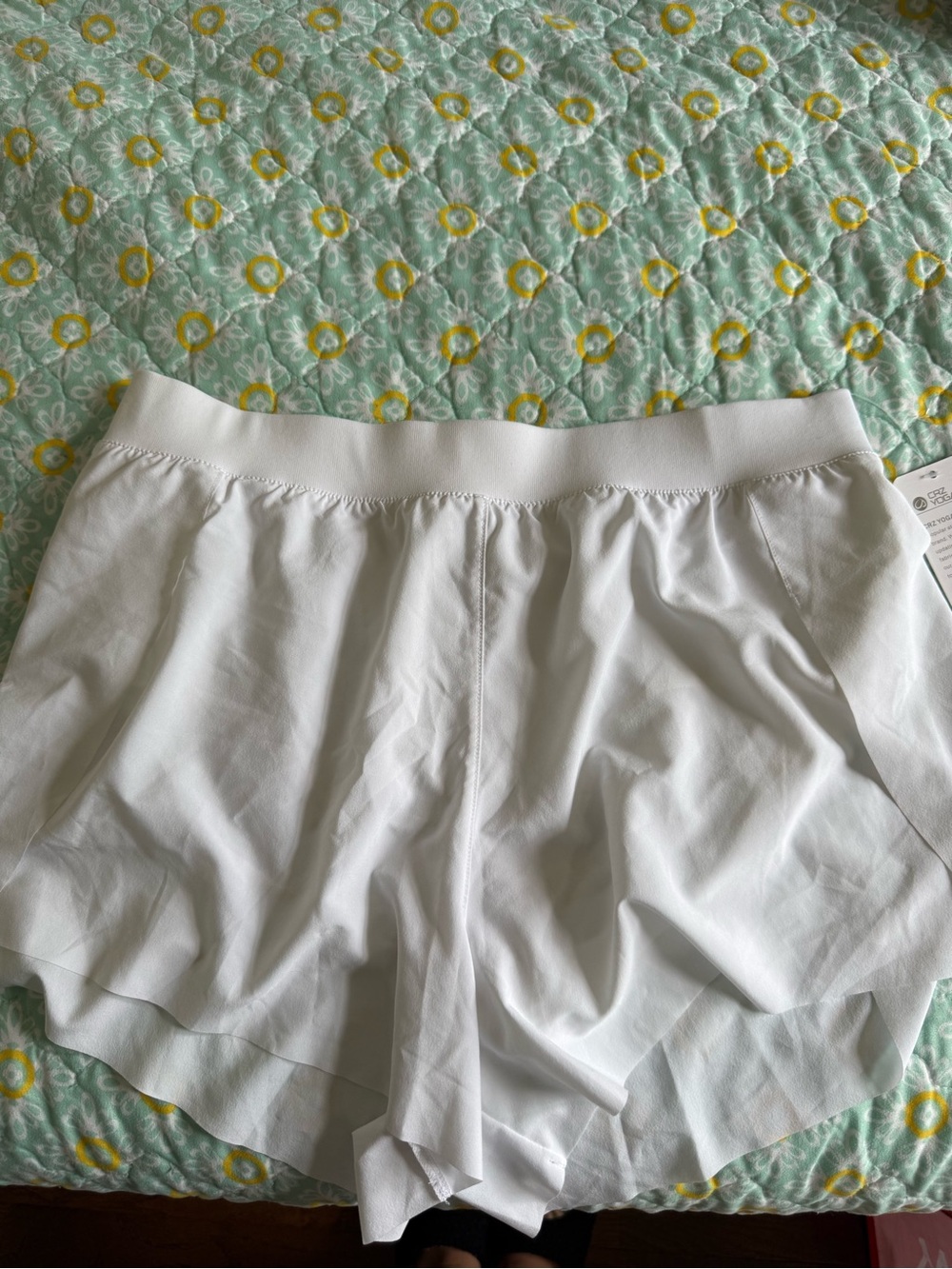 CRZ YOGA White Women's Athletic Shorts with Elastic Waistband